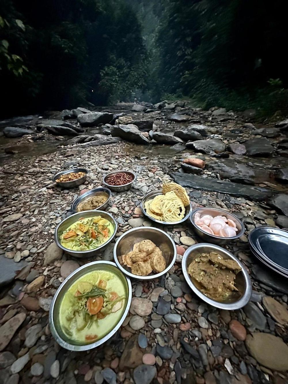 Tropical Jungle Lodge & Jungle Trekking Bukit Lawang Exterior foto