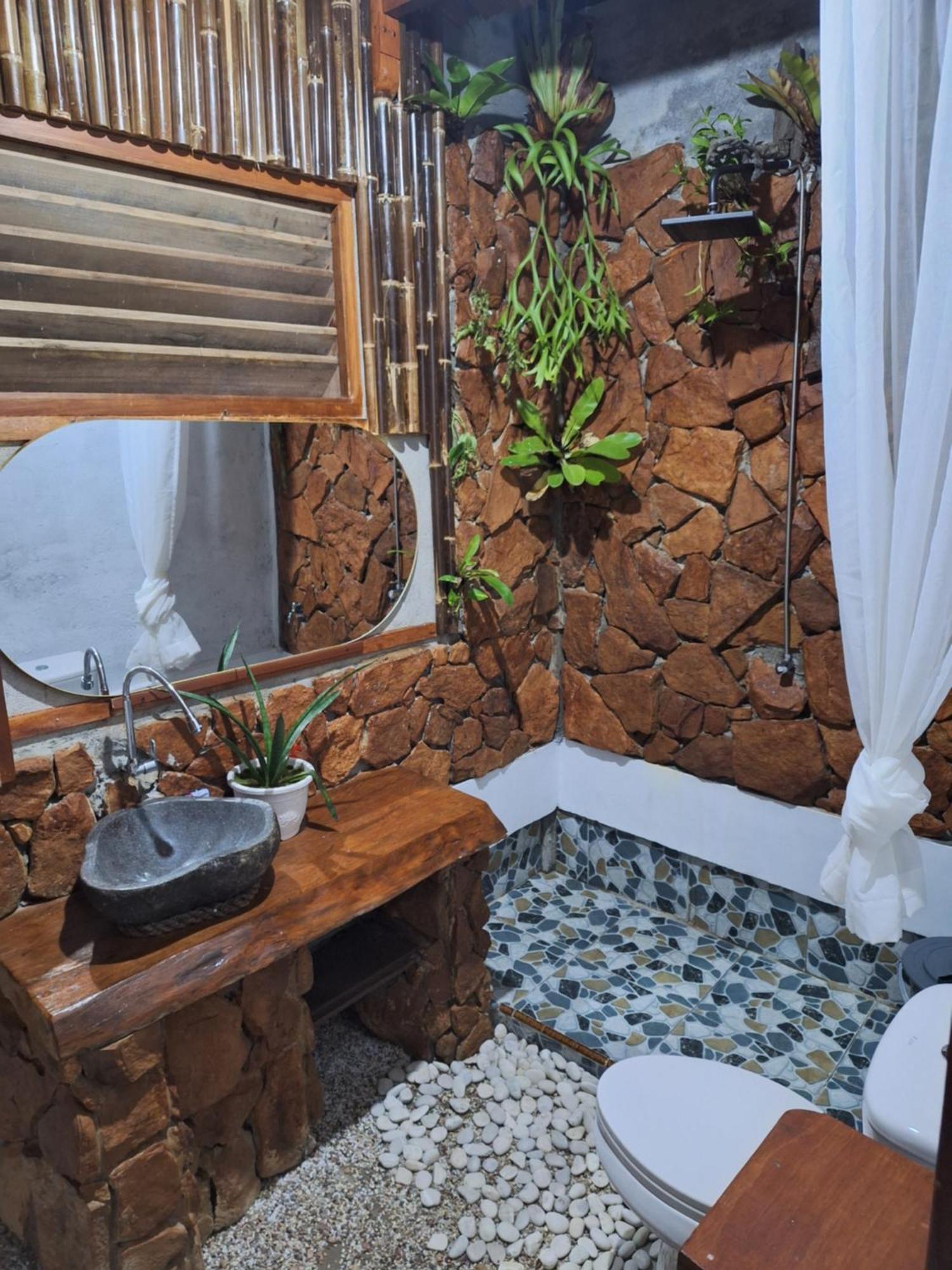 Tropical Jungle Lodge & Jungle Trekking Bukit Lawang Exterior foto